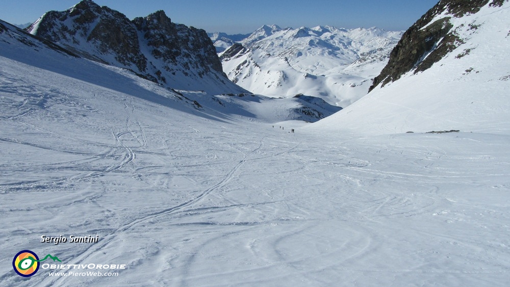 37 Arrivano altri scialpinisti.JPG